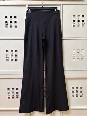 Tek Gear Women's Ultrastretch Flare Leg or bootcut style Pants Size Medium
